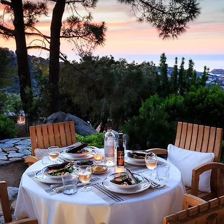 Villa Santa-reparata-di-balagna Sleeps 4 Pool Wifi *
